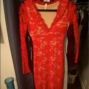 Sz S. Very Fitted. Lined in nude w/ red overlay. Worn once.Shop Hopes Boutique.